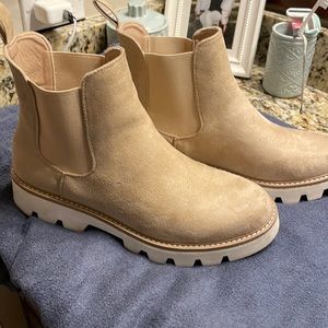 Size 9 Chinese laundry beige boots